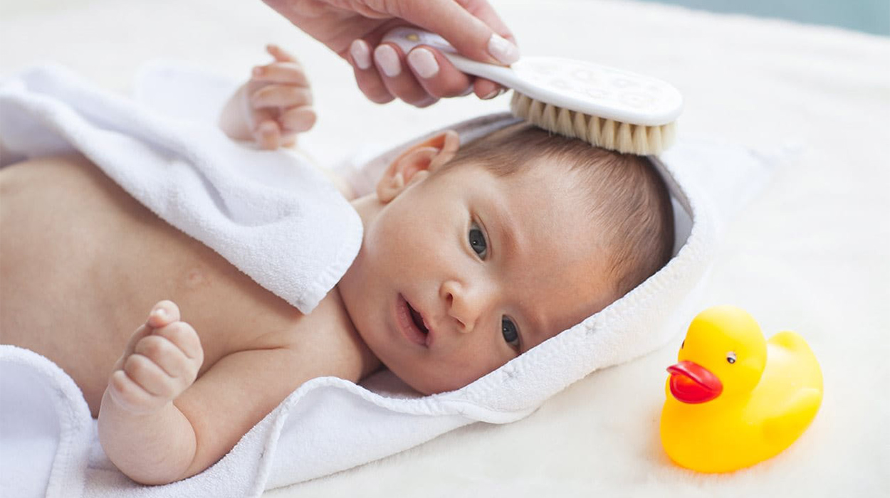 Bebek Saç Fırçası Alırken Nelere Dikkat Etmeliyiz